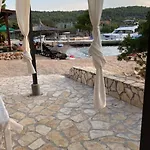 Appartement Strandhaus Danica - Bain- Zut - Kornati By Interhome Pristanisce