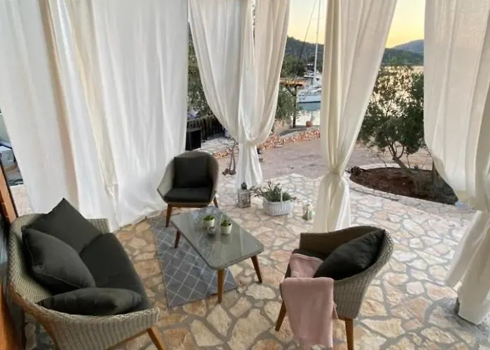 Strandhaus Danica - Bain- Zut - Kornati By Interhome *