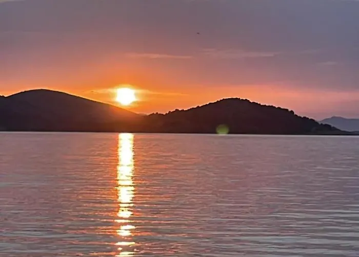 Apartment Strandhaus Danica - Bain- Zut - Kornati By Interhome *