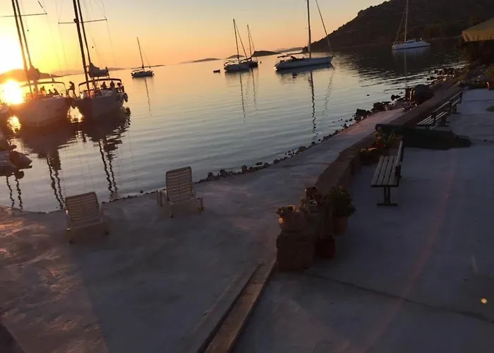 Apartment Strandhaus Danica - Bain- Zut - Kornati By Interhome *