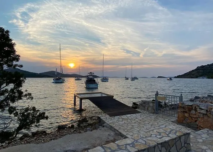 Apartment Strandhaus Danica - Bain- Zut - Kornati By Interhome Pristanisce